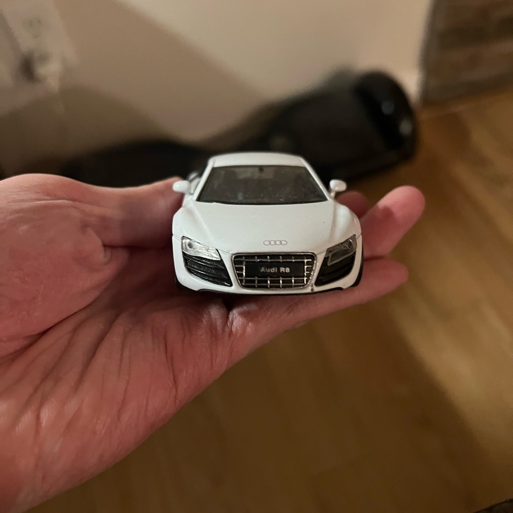 Audi R8 White Toy Car